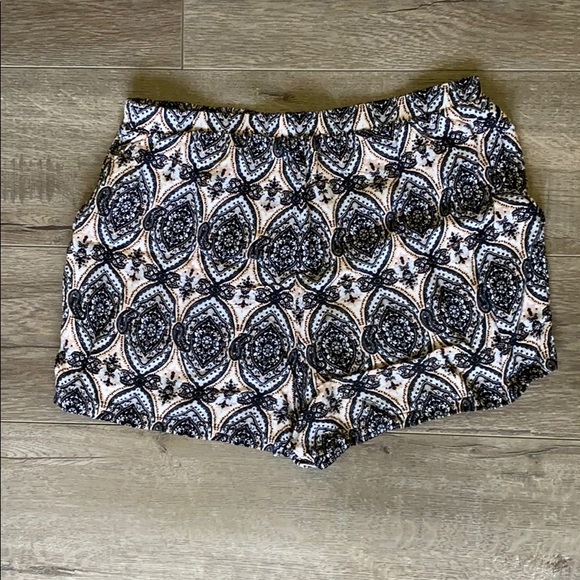 Fun Pattern Shorts - Picture 4 of 4